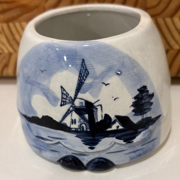 Vtg DELFT style Salt Pepper Shakers  & Sugar Dish Hand Painted Windmill JAPAN - Picture 10 of 13